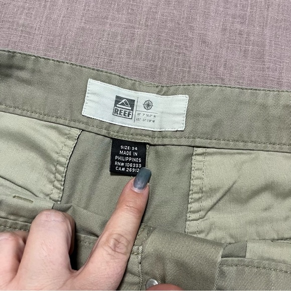 Reef Tan Flat Front Shorts Lightweight Summer Essential Size 34 Beach Surf - Picture 4 of 7